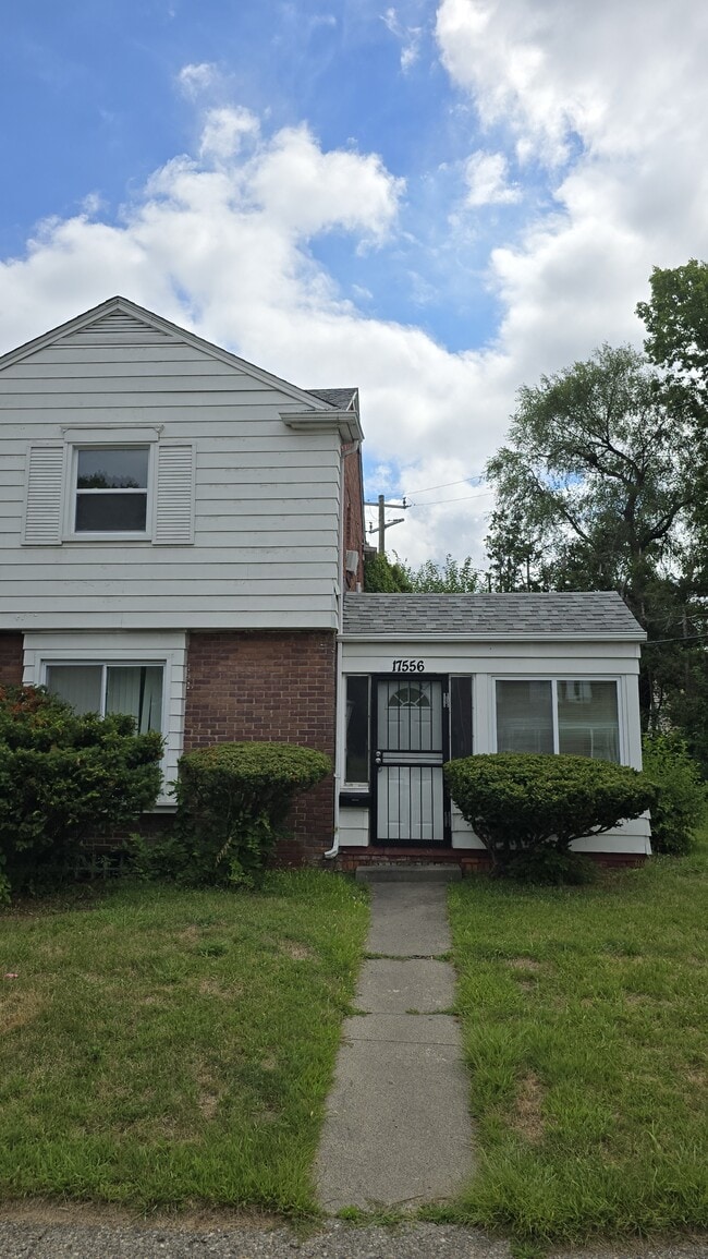Primary Photo - 17566 Snowden St