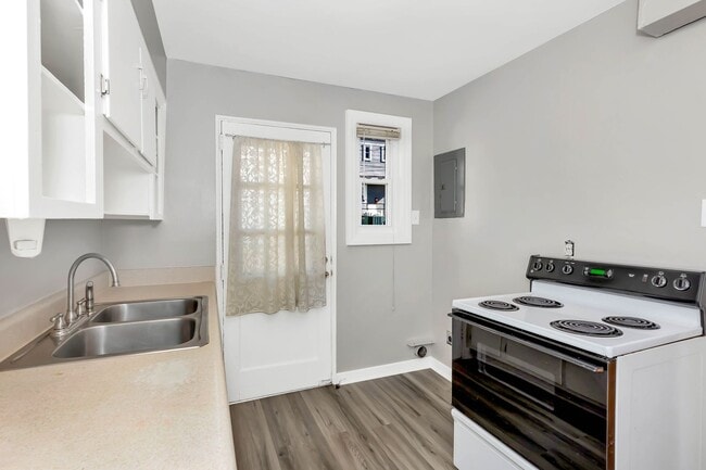 Building Photo - 2BR / 1BA Townhome In Old Town/Five Points!