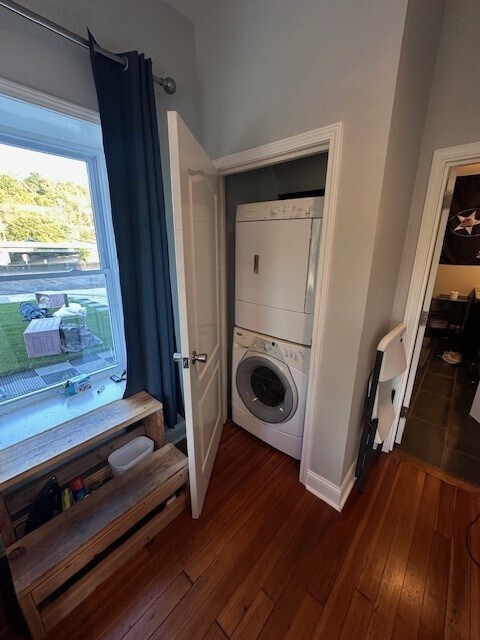 Washer and Drywer - 1209 Southwest Blvd