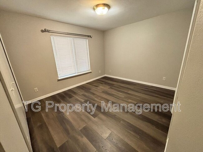 Building Photo - 942 Wynfield Cir