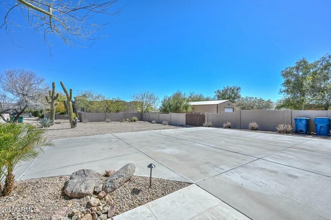 Building Photo - 1411 W Desert Hills Estate Dr