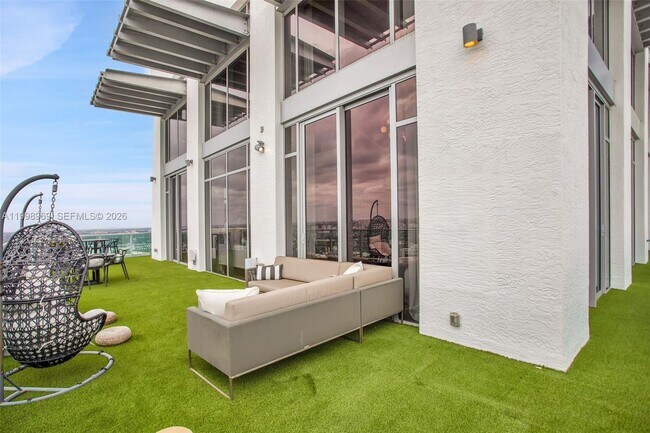 Building Photo - 3301 NE 1st Ave