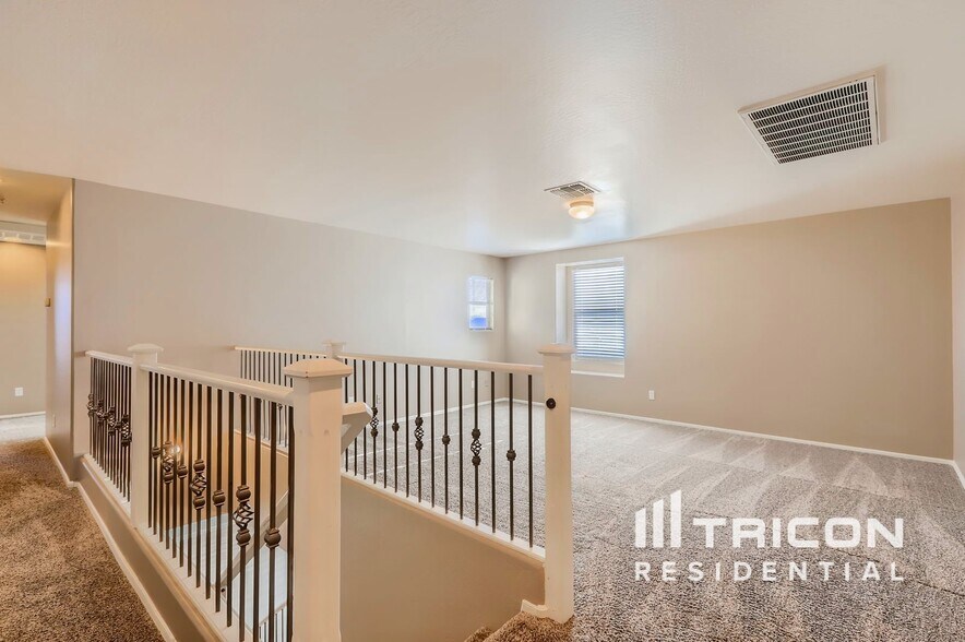 Building Photo - 26011 N Sandstone Way