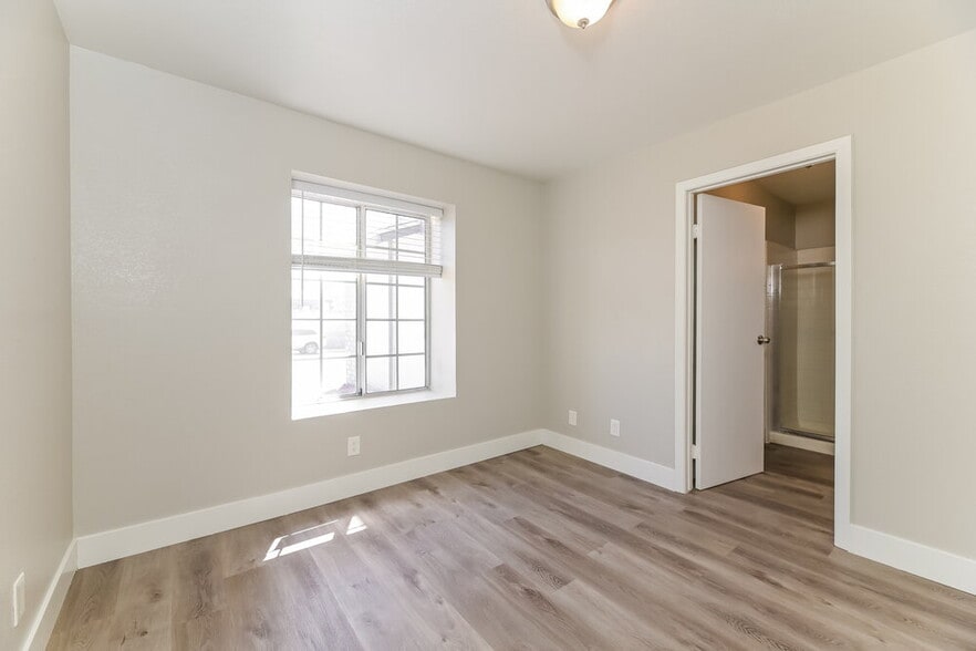 Building Photo - 106 Spinnaker Dr