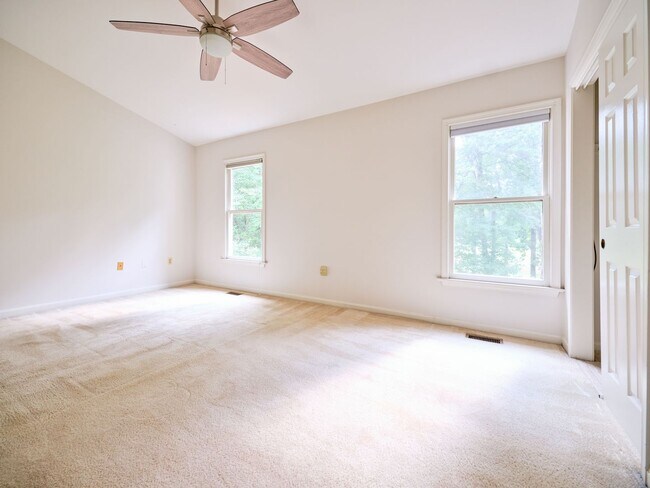 Building Photo - 1339 Templeton Pl