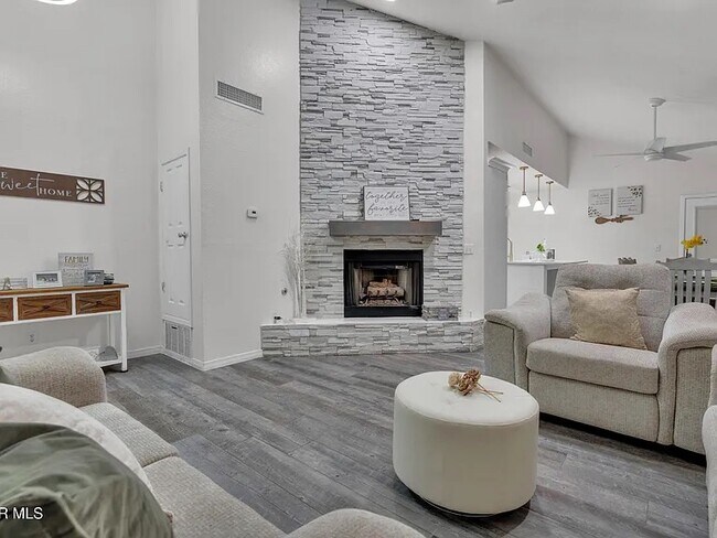 Building Photo - 5733 Saplinas Rd