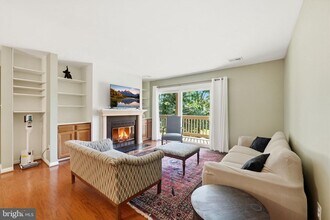 Building Photo - 6204 Redins Dr