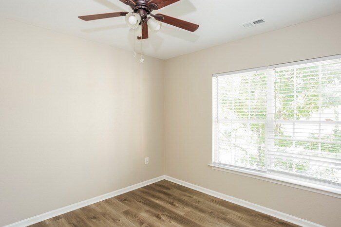 Building Photo - 5027 Patricia Ann Ln