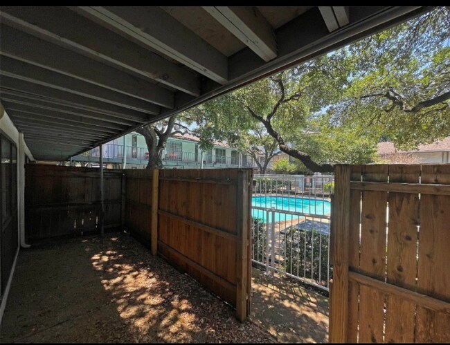 Building Photo - 12888 Montfort Dr