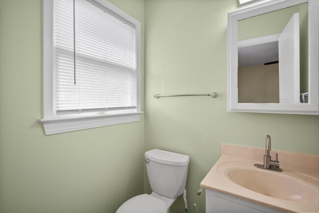Building Photo - 3301 Orchard Manor Cir