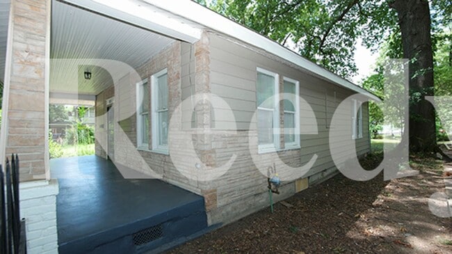 Building Photo - 797 Carson St