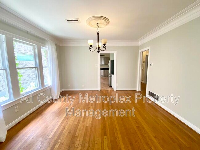 Building Photo - 5253 Monticello Ave