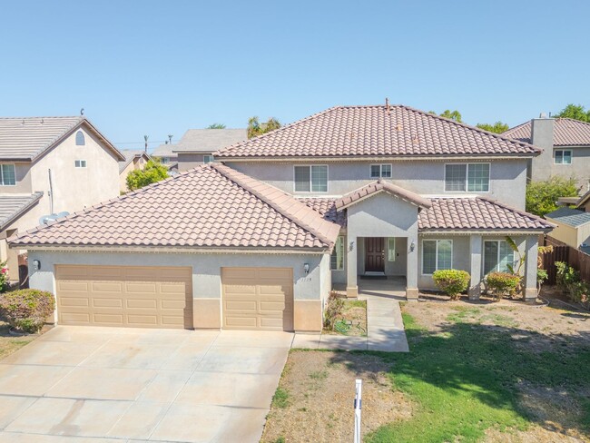 Building Photo - Stunning 4-Bedroom Home for Rent in Brawley!
