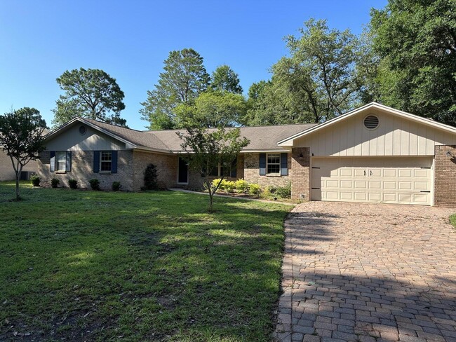 Building Photo - 349 Sharon Dr