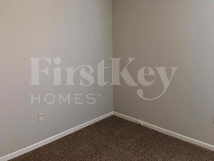 Building Photo - 4884 Walden Glen St