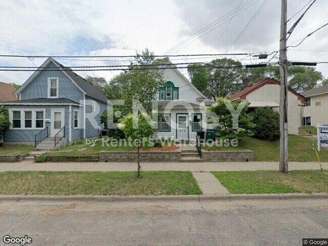 Building Photo - 614 NE 20th Ave