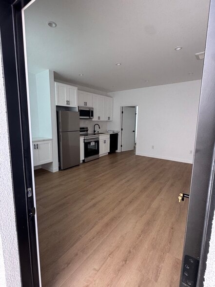 Building Photo - 7834 S Harvard Blvd