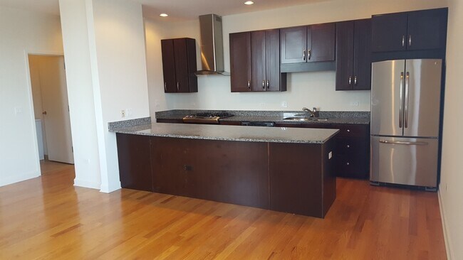 Building Photo - 4810 N Lavergne Ave