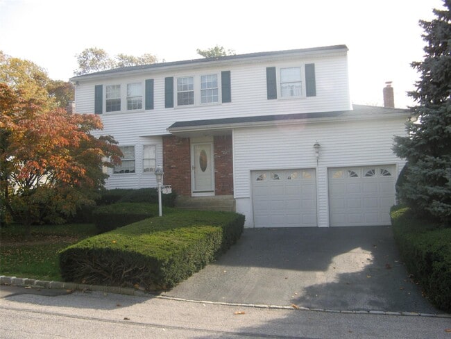 Primary Photo - 3 Dartmouth Dr