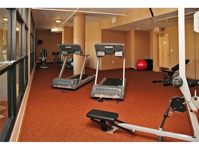 Building Photo - 401 N 2nd St