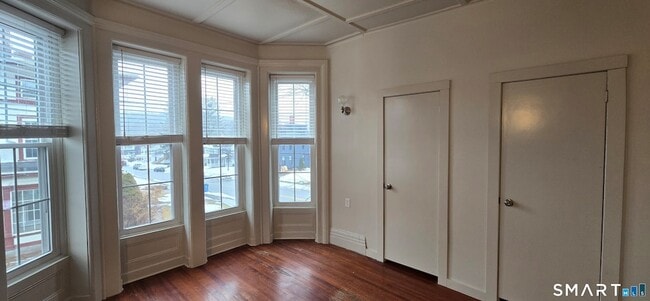 Building Photo - 50 Broad St