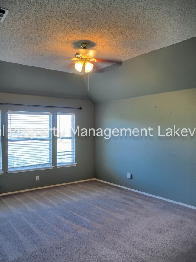 Building Photo - 7500 Waterside Pl