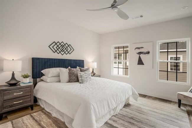 Building Photo - 3165 Dogwood Dr