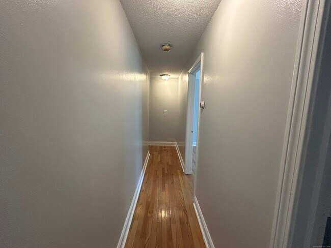 Building Photo - 14 Normandy Dr