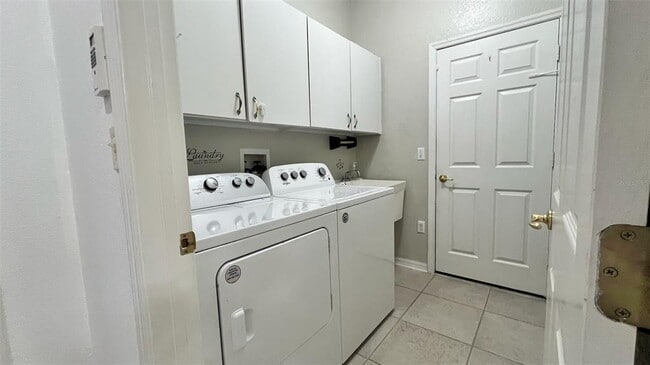 Building Photo - 3901 Ballinore Pl
