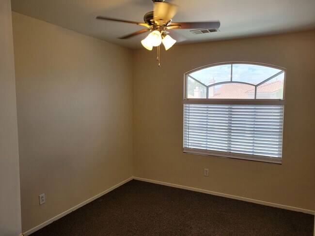 Building Photo - Gorgeous Pardee Home – 4 Bed | 3.5 Bath | ...