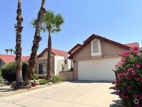 Building Photo - 11063 E Sahuaro Dr