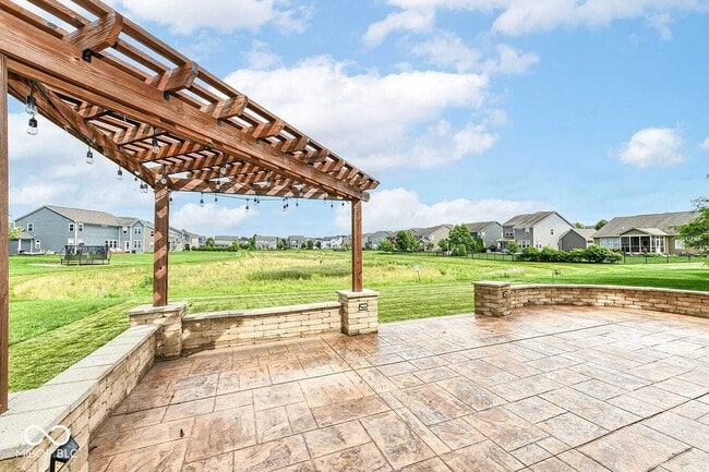 Building Photo - 14080 Knightstown Dr W