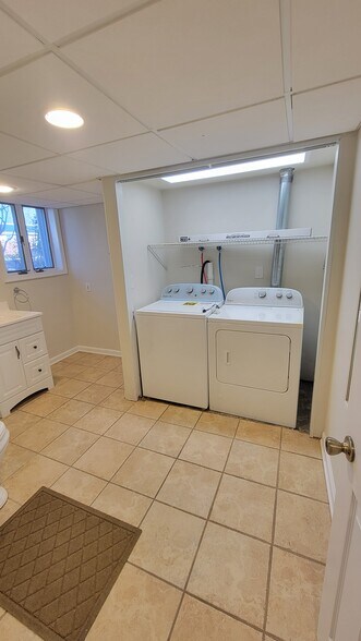 Building Photo - 23 Princeton Dr