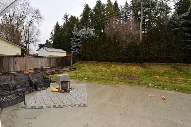 Building Photo - Hayden Rancher with RV parking