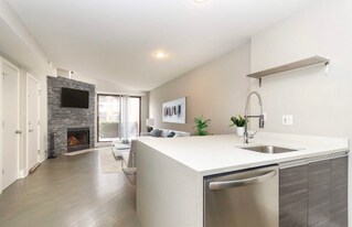 Building Photo - 941 W Grace St