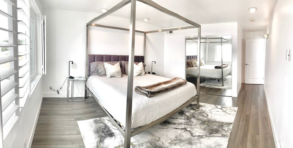 Primary fits a King Bed - 18203 Coastline Dr