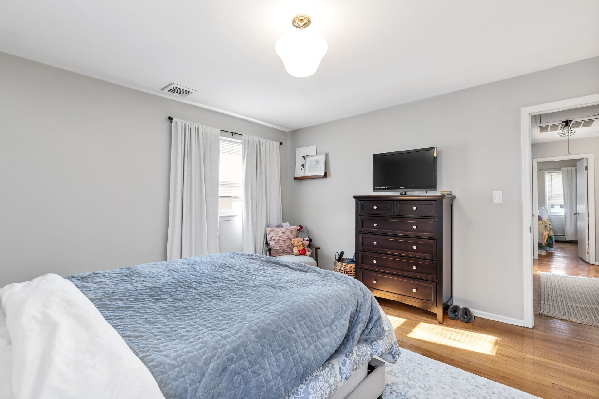Primary Bedroom - 216 Holly Street