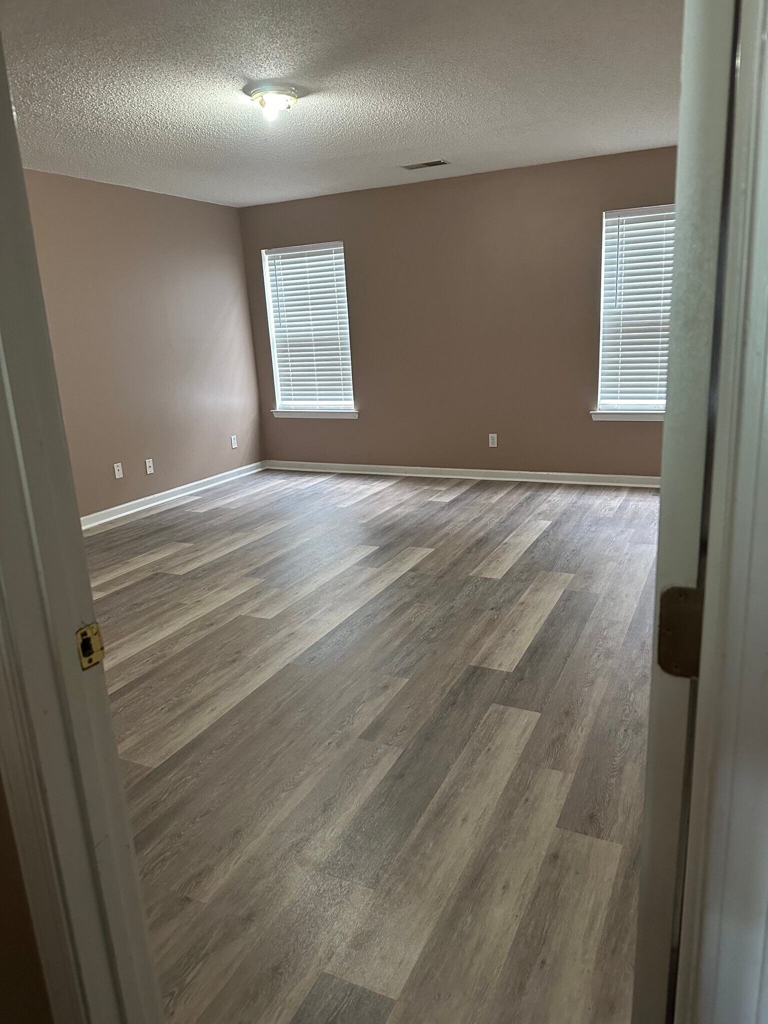 Building Photo - 460 Live Oak Walk