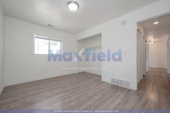 Building Photo - North Salt Lake 2 BD 1 BA - $500.00 Securi...