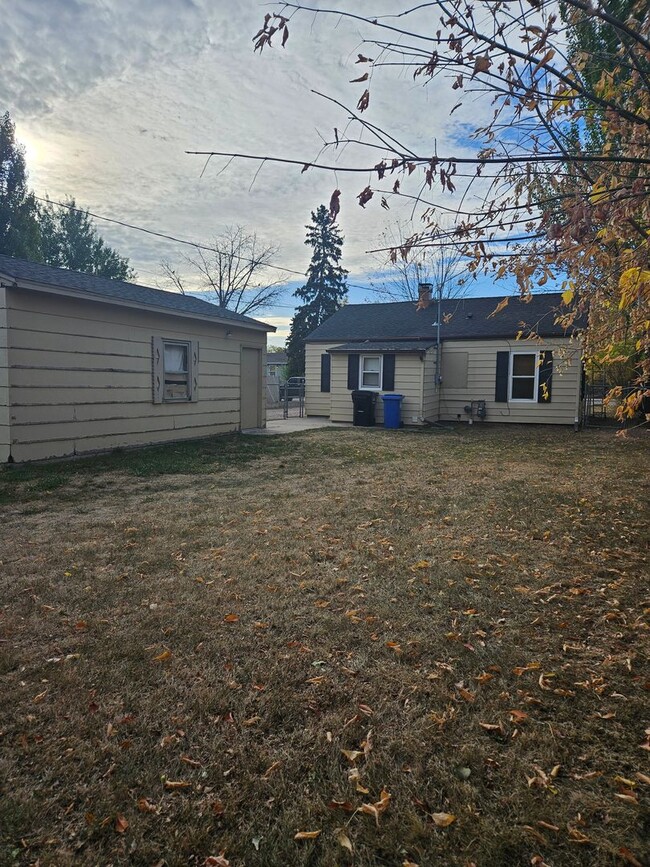 Building Photo - 2 BED | 1 BATH | ROBBINSDALE | SINGLE-LEVE...