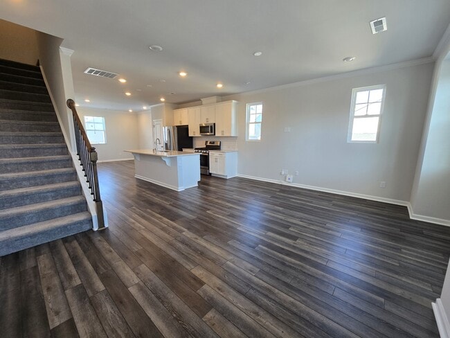 Building Photo - 6309 Truxton Ln