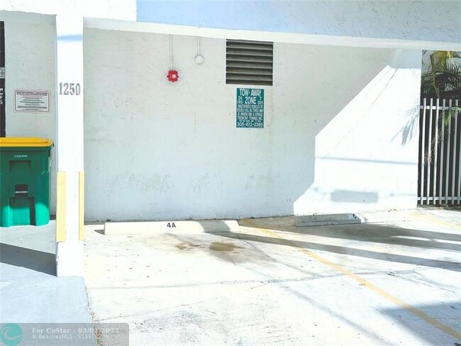 Building Photo - 1250 Alton Rd