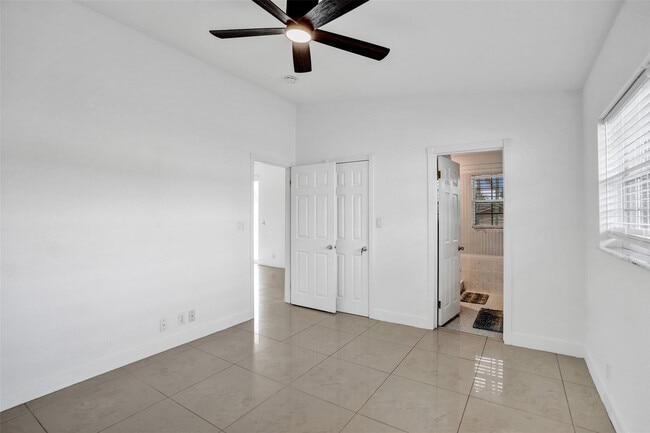 Building Photo - 2542 Marathon Ln