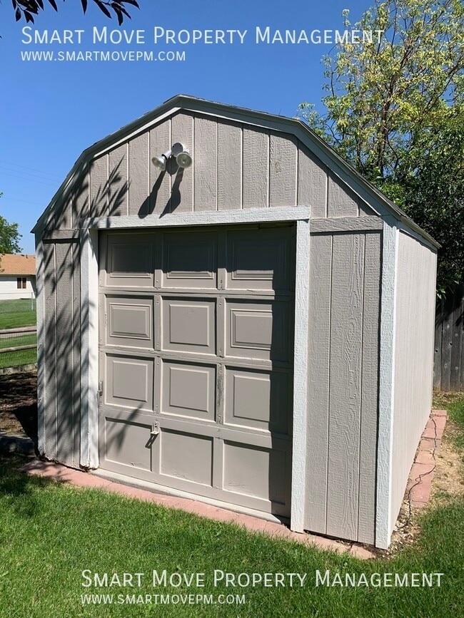 Building Photo - 2593 N Ridgebury Way