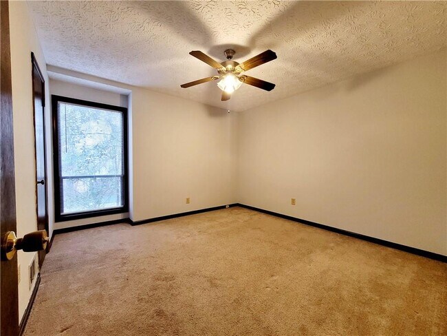 Building Photo - 3441 Rocky Springs Ct NE