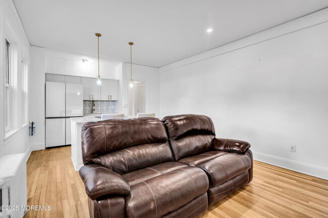 Building Photo - 400 Deal Lake Dr