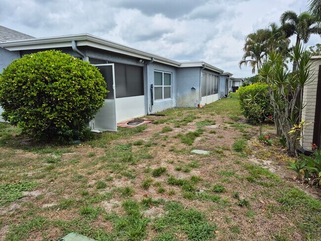 Building Photo - 4470 Lucerne Villas Ln