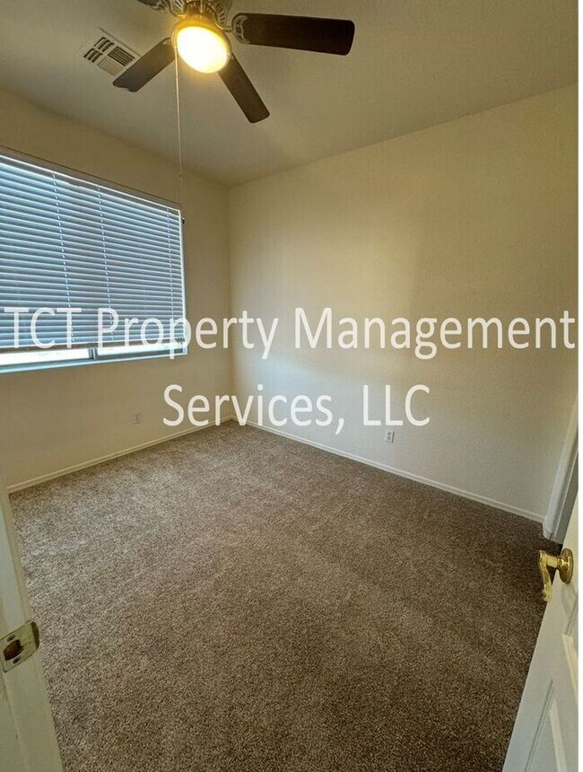 Building Photo - Cozy Three Bedroom House in Gated Mesa Community