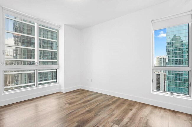 Building Photo - 300 S Biscayne Blvd