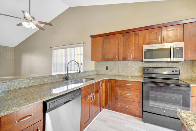 Building Photo - 492 Hardwood Pl